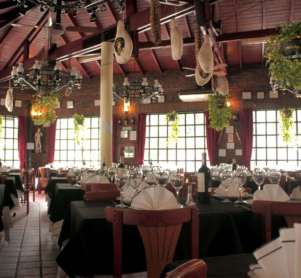 Una vista del interior Entre Amigos